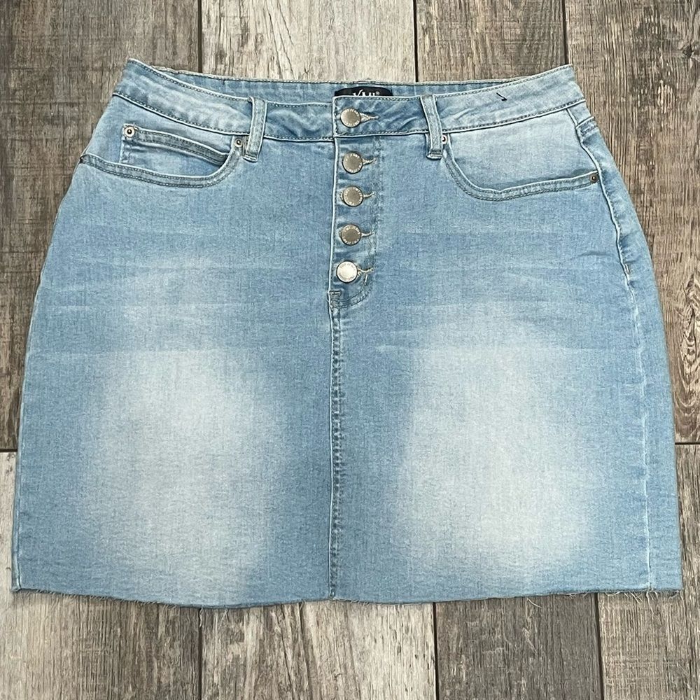 YMI Denim Raw Hem Button up Skirt Light Blue Size 11/30